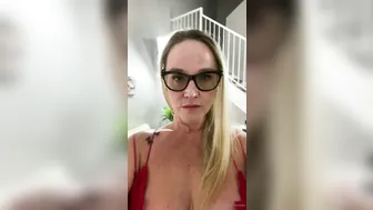 mrssiren manyvids onlyfans elegant whore massages juicy vagina
