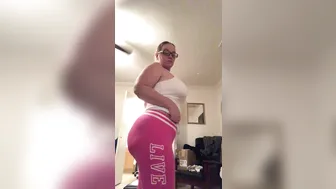 mrssiren manyvids onlyfans shy chick poses naked