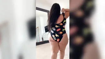 ambernova manyvids onlyfans slim model strips in the woods