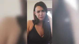 anacondanoire manyvids onlyfans pretty chick fucks pussy with phallus