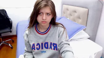 emma_host chaturbate tear off