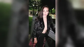 anacondanoire manyvids onlyfans gorgeous mare jerks off pussy