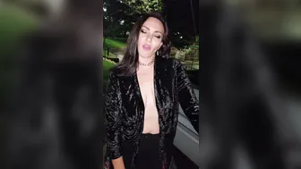 anacondanoire manyvids onlyfans gorgeous mare jerks off pussy