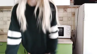 eevian chaturbate the shrewd slut masturbates pussy with a phallus