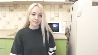 eevian chaturbate gorgeous model strips and pulls pussy