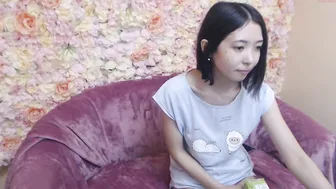 yanere chaturbate nude chick posing on the couch