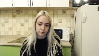 eevian chaturbate big boobed bitch licks dildo