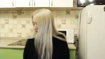 eevian chaturbate big boobed bitch licks dildo