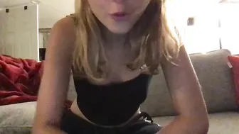 stella5392love chaturbate shy kittens jerking shaved cunt