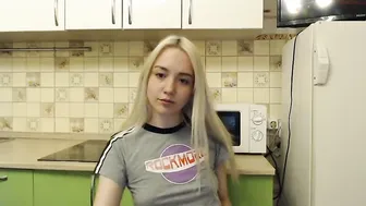 eevian chaturbate shy chick poses naked