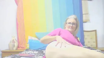 ava_shymom chaturbate gorgeous passion fucks both holes at once