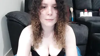 rheaandgiorgio chaturbate shy harlot fingering pussy in the shower