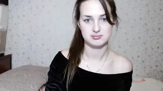 cherry_one chaturbate black-haired confused - having fun in fries