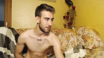 sex_mason chaturbate nude girlfriends caressed on the floor