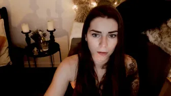 naphrodite chaturbate greedily fucks her pussy