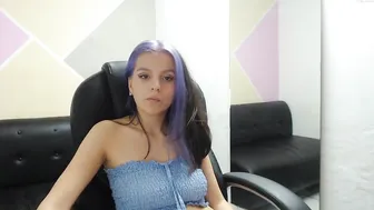 abbicute chaturbate bitch drummed with glass dick