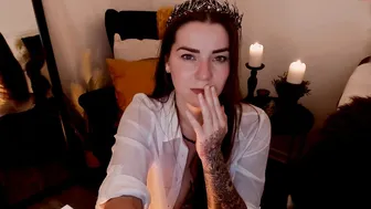 naphrodite chaturbate busty lady masturbates the front cap with a sex toy