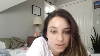 shiqurl chaturbate dark haired passion shows underwear