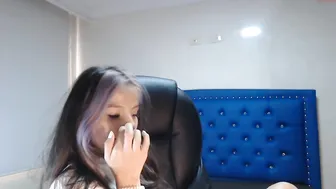 abbicute chaturbate big tit babe pulls clit