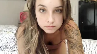 shiqurl chaturbate the clockwork courtesan is walking on his heels