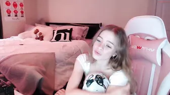 katieecage chaturbate pretty cream lotion pussy