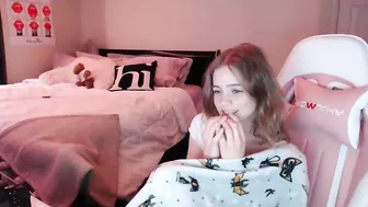 katieecage chaturbate pretty cream lotion pussy