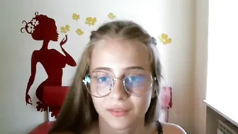 je_te_comprends chaturbate appetizing babe stiffens chocolate nest