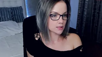 tiffanyriox chaturbate skinny chick masturbates through her pussy panties
