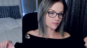 tiffanyriox chaturbate skinny chick masturbates through her pussy panties