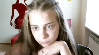 je_te_comprends chaturbate cute slut jerking shaved cunt