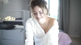 lightmyfire_ chaturbate hot chick fucks shaved pussy