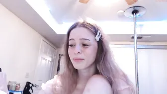 katieecage chaturbate cumming heavily before webcam