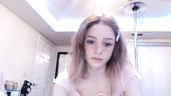 katieecage chaturbate cumming heavily before webcam