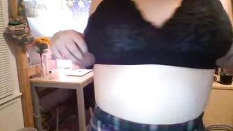 followthefootprints Pretty lady gently masturbates cunt