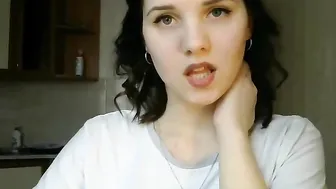 suckgirl19 Pretty woman in red communicates by phone