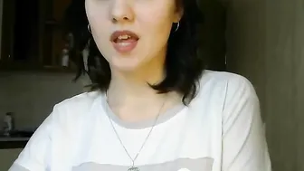 suckgirl19 Crazy confused masturbates shaved cunt