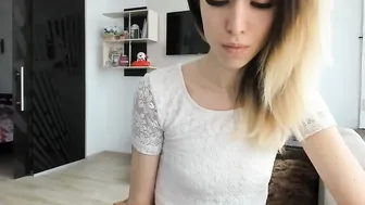 candy678 Gorgeous coquette squeezes in front of her cap