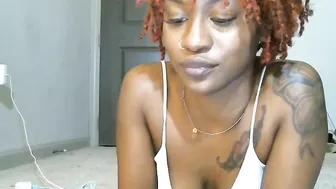 solokayshow bitch undresses erotically