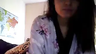 shoptilludrop Shy slut pulls juicy cunt