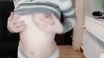 tinkissa The stubborn kral fucks herself with a phallus