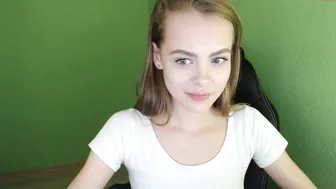 jessie98631 Busty latina massages nipples