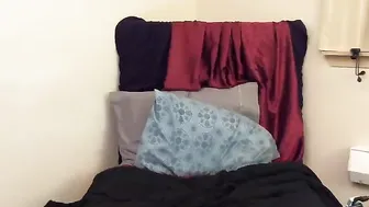 audrey0000 fucks herself in red dildo