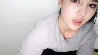 emma_johnson Dark haired passion shows underwear