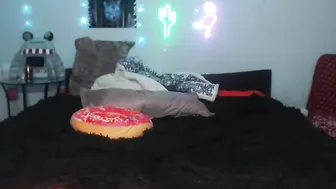 maximolly Busty Shmara Masturbates Cunt
