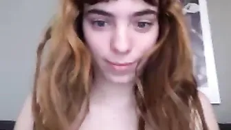 girlnextdoorsophia A young queen fucks both holes