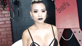 enveeluna ass fucks her pussy hard