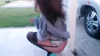 passiekoppel Chic Shows Shaved Holes