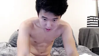 yungricewang juicy chick and her round tits