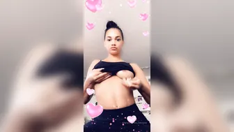 ms_chelsmarie onlyfans charismatic girl jerking juicy holes