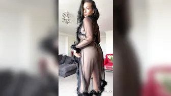 trixie_xx onlyfans jerks off and gets an incredible orgasm